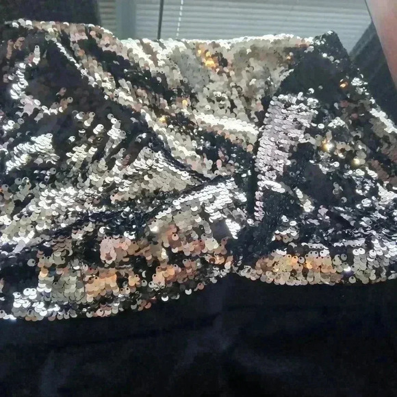7Th Avenue New York & Company Design Studio Sequined shoulder Top Size M - Picture 13 of 15